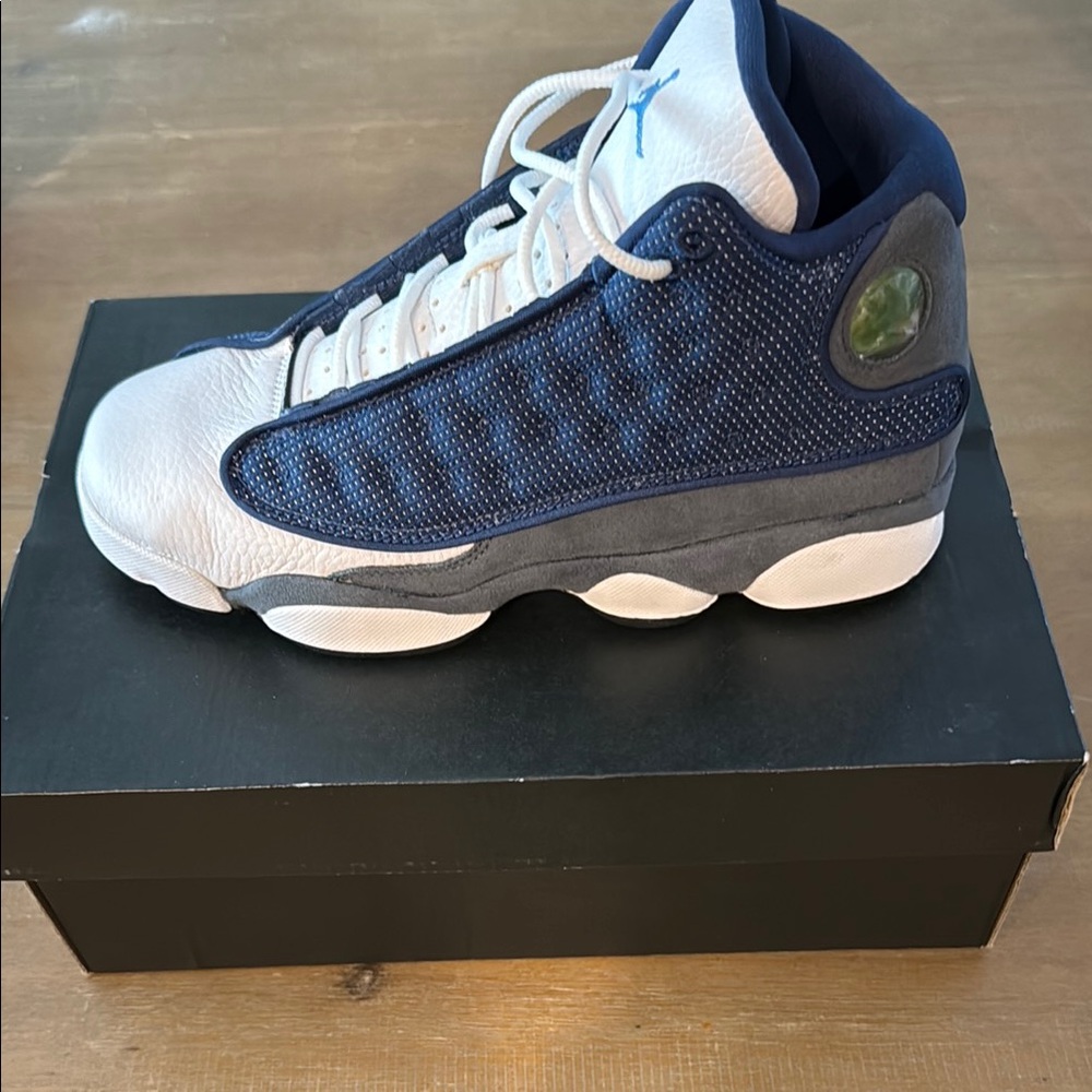 Jordan Retro 13 in Navy and University Blue size 7youth boys
